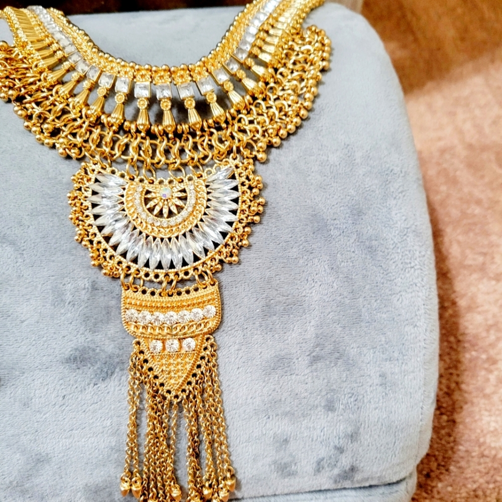 Beautiful Jewelery Necklace